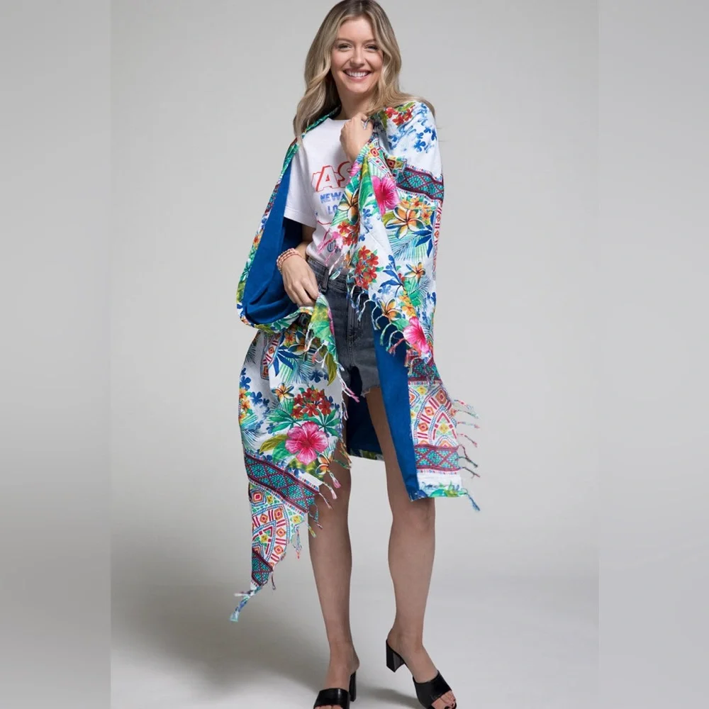 Ruggine Luxury Flower Print Towel NWT